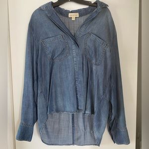 Cloth and Stone shirt. Soft material. Open slightly at bottom in back. L.